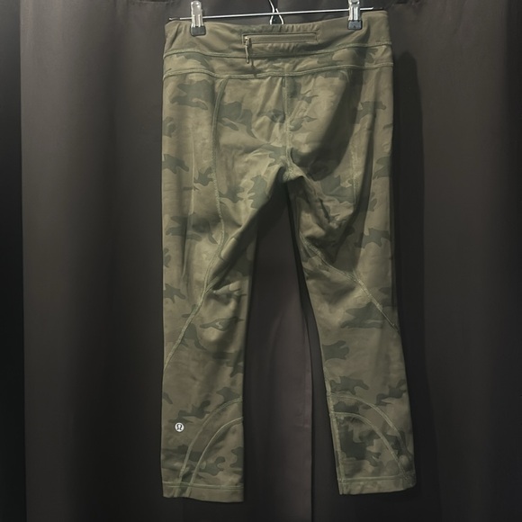 Lululemon Camo Crops - Picture 3 of 6